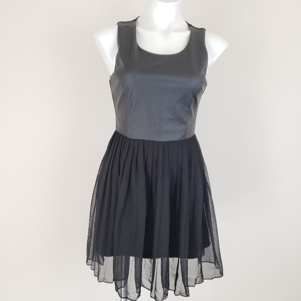 𝅺SPARKLE & Fade Vegan Leather-Bodice Pleated Black Dress